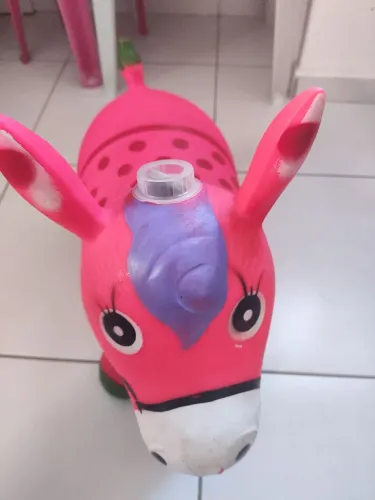 Cavalinho infantil rosa excelente