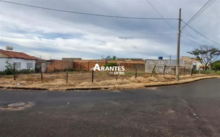 Terreno com 588,29m² à venda no bairro Panorama