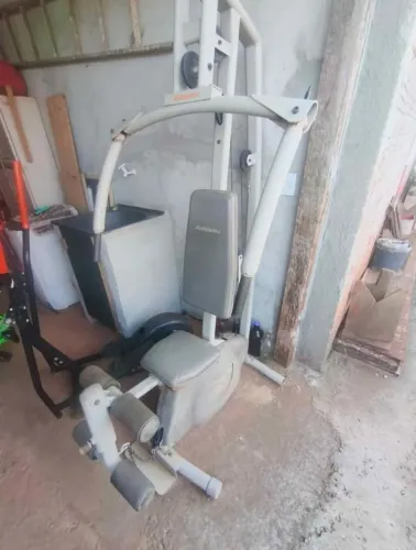 Vende-se equipamento de musculação athletic