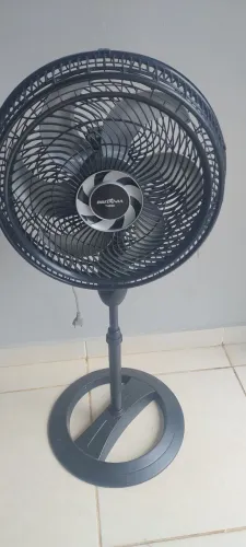 Vendo esse ventilador de coluna 40 cem está funcionando perfeitamente faço entrega 