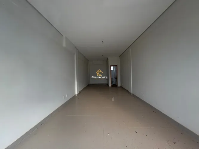 Sala comercial 74m² com banheiro - Plano Diretor Sul
