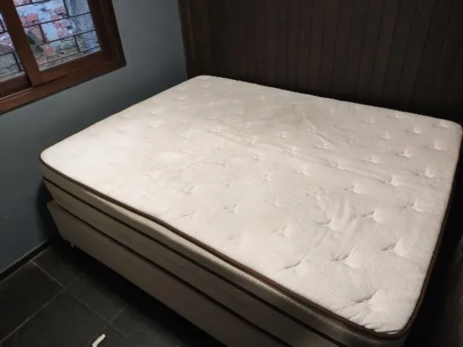 Cama Queen à Venda - Usado - R$ 650