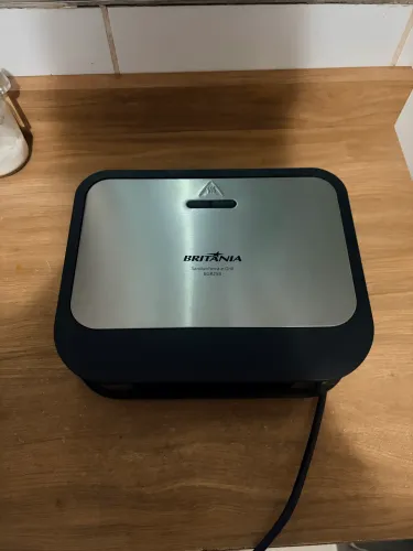 Sanduicheira e Grill Britânia BGR25B Inox - Ótimo Estado