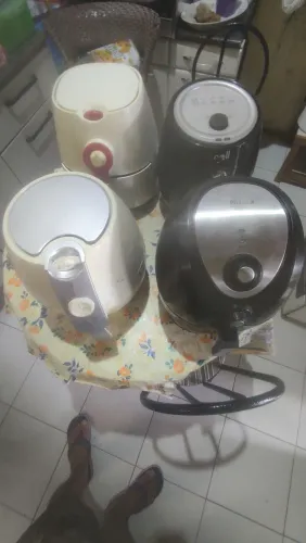 Vendo 4 Airfryer funcionando perfeitamente.