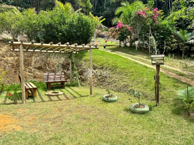 Chácara encantadora com 3.700 m², casa sede e pomar exuberante em Marechal Floriano (ES)