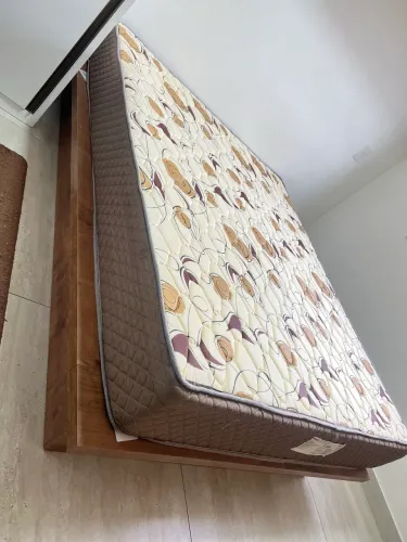 Cama Queen