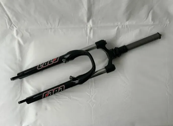 Garfo Suspensão Aro 26 Rst Capa Disco ou V-Brake Preta USADO