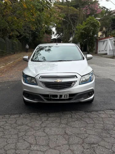Chevrolet Onix Hatch LT 1.4 8V Flex Power Mec. 4P 2013