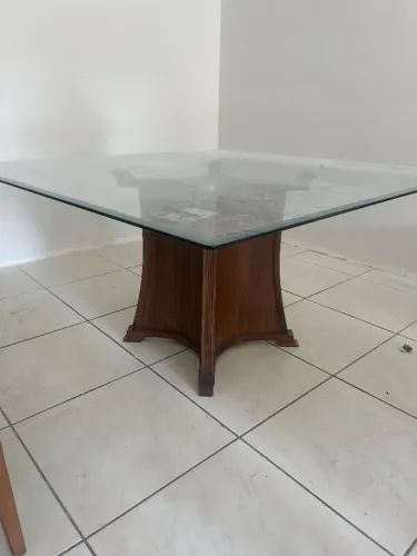 Mesa de jantar quadrada para 8 lugares