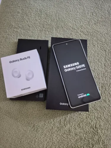 CELULAR "SAMSUNG S20 FE" - NOVÍSSIMO 