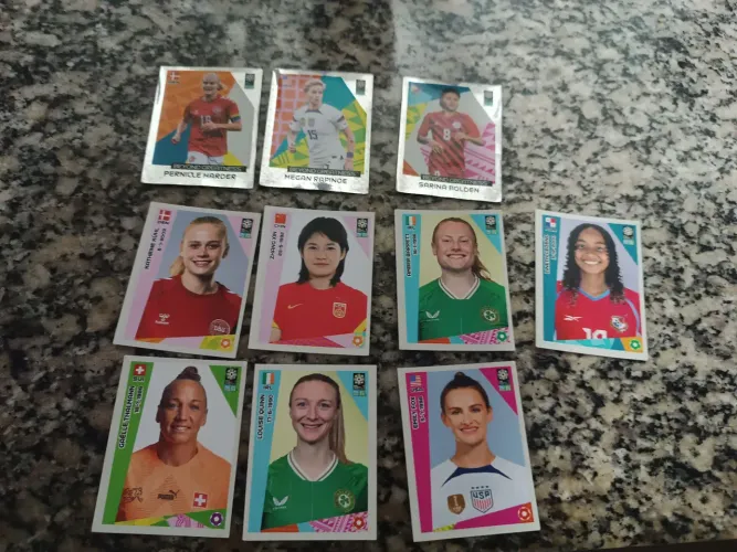 Figurinhas da copa feminina. (Copa feminina 2023. Com três brilhantes)