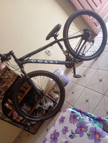 Bike colli tecnology aro 29, pra arrumar, mas tá boa, podemos combinar preço