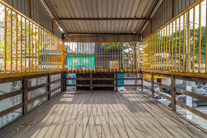 CASA COMERCIAL PINHEIROS 2 VAGAS