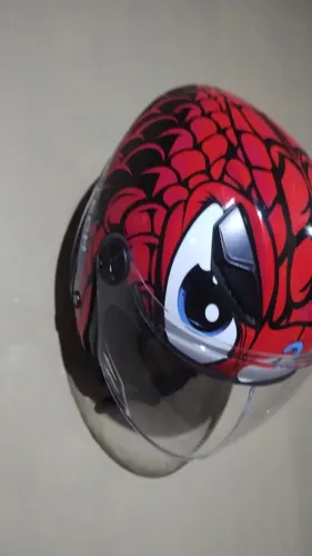 Capacete novo menos de 1 mes de uso tamanho 58
