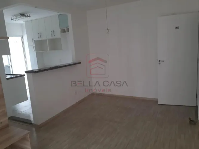 Este encantador apartamento de 50 m² o lado do Metrô