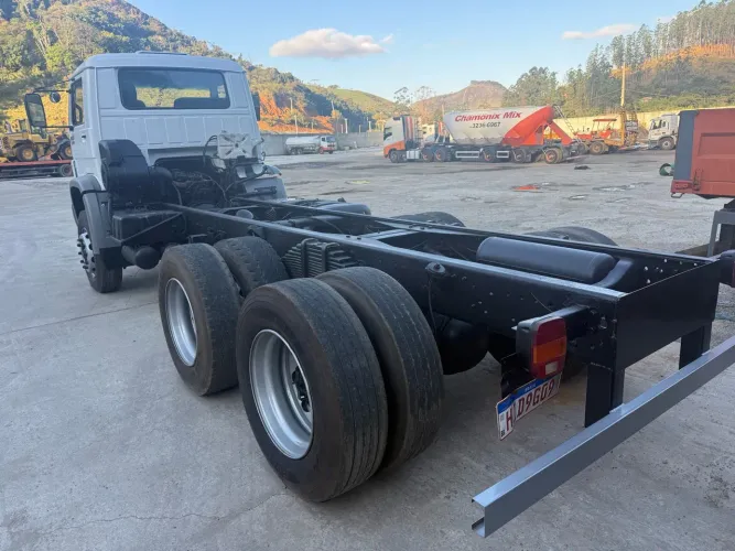 Vw 26260 ano 2012