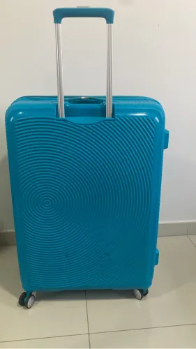 Vendo mala grande American Tourister, original, com capacidade para até 32 kg.