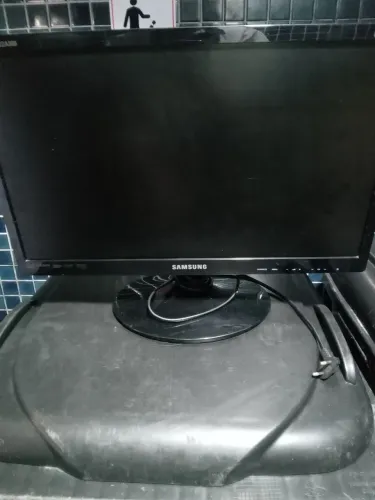 Monitor Samsung para computador e tv.