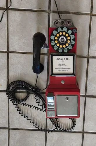 VENDO TELEFONE RETRÔ-PEÇA PARA COLECIONADOR