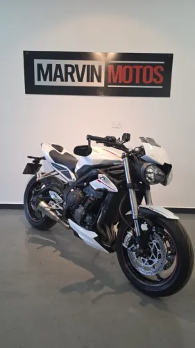 VENDO, TROCO OU FINANCIO TRIUMPH STREET TRIPLE 765 RS 2020.