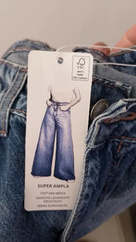 Calça nunca usada