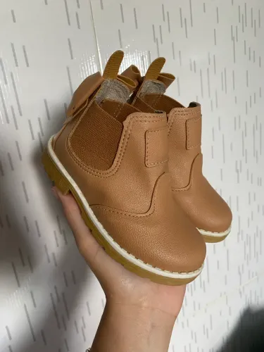 Bota infantil em perfeito estado TAM 22
