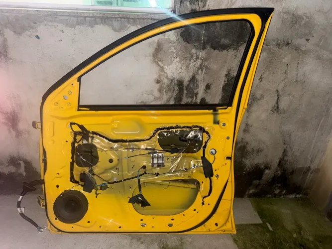 Porta dianteira direita L 200 triton 2023