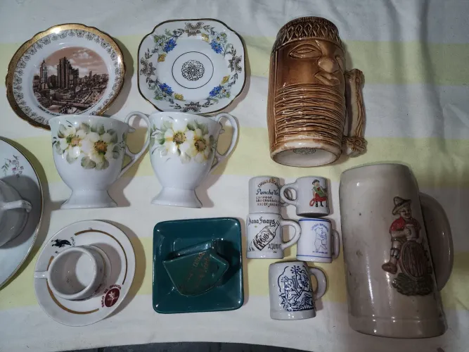 17 Lindas peça antigas de porcelana da década de 60/70