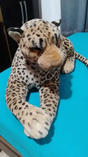 Onça realista linda