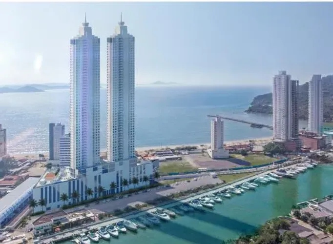 YACHTHOUSE RESIDENCE CLUB