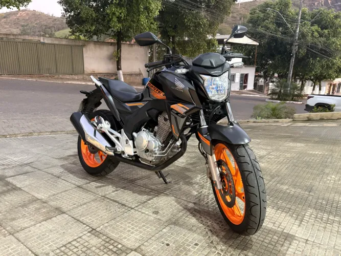 Honda CB 250F Twister ABS 2021 - Preta/Laranja