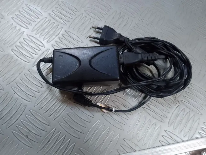 Fonte Boss gt100 ou korg xp10