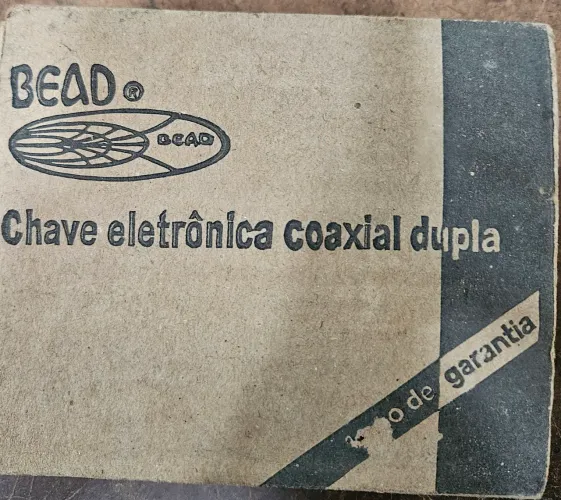 Chave coaxial dupla para antena parabólica