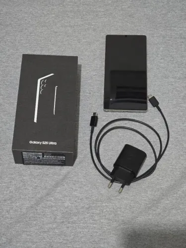 Galaxy S25 Ultra 512GB cinza Mais acessórios