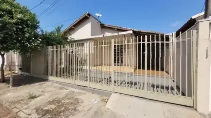 Casa Comercial ou Residencial com 3 Quartos | 1 vaga | Bairro Vila Diniz