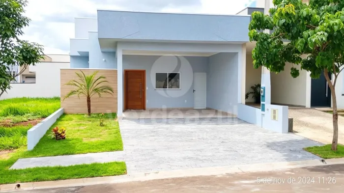 Casa com 3 quartos, suíte, área gourmet no Terras da Estância em Paulínia-SP.