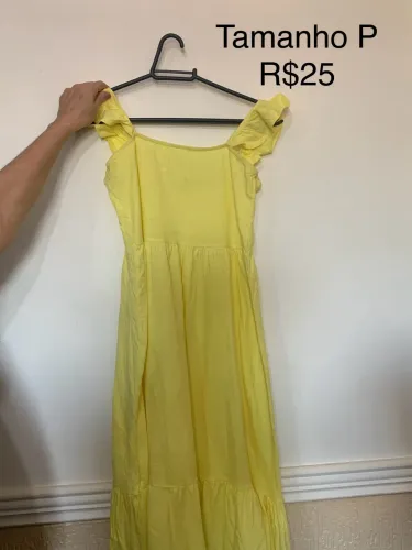vestido amarelo