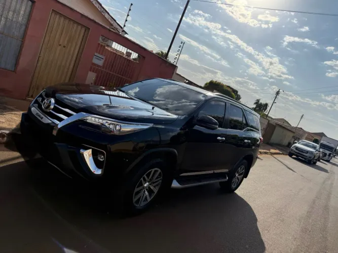 Toyota Hilux SW4 SRX 4X4 2.8 TDI 16V Dies. Aut. 2019