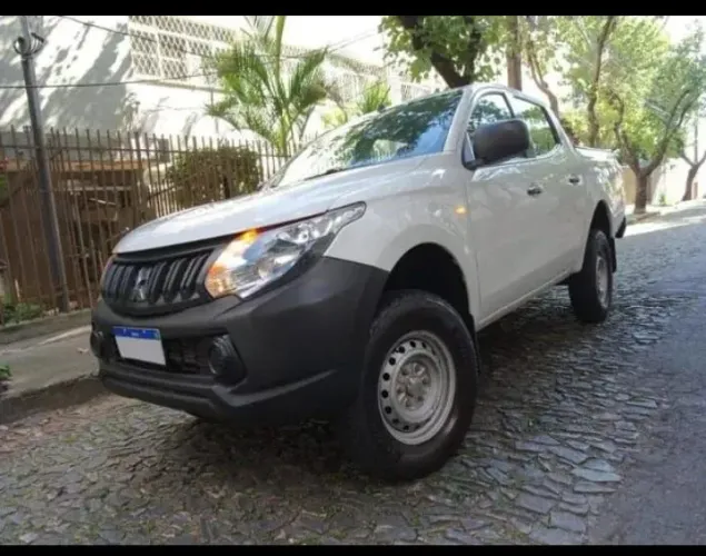 Mitsubishi L200 Tri. Outd. GLX 2.4 CD 4X4 Die. MEC 2021