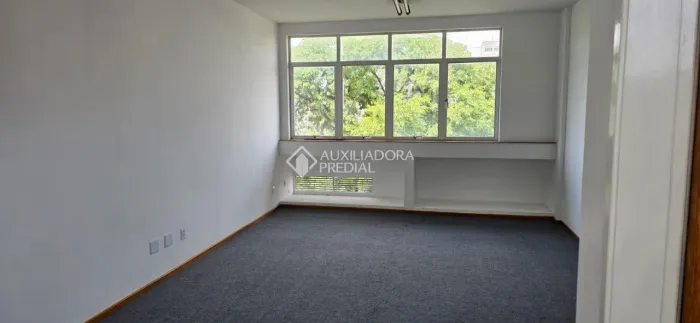 Sala comercial à venda em São Geraldo, Porto Alegre
