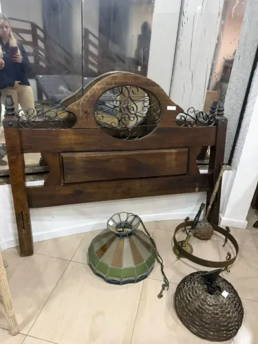 Cabeceira madeira antiga cama casal