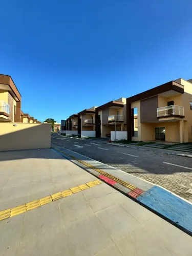 CASA DUPLEX NO TURU COM 4 QUARTOS SENDO 1 SUÍTE- NASCENTE
