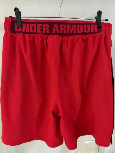 Short Under Armour TAM. M Vermelho