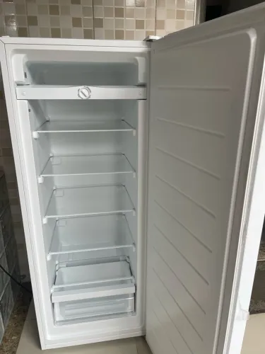 Freezer vertical 205 litros!
