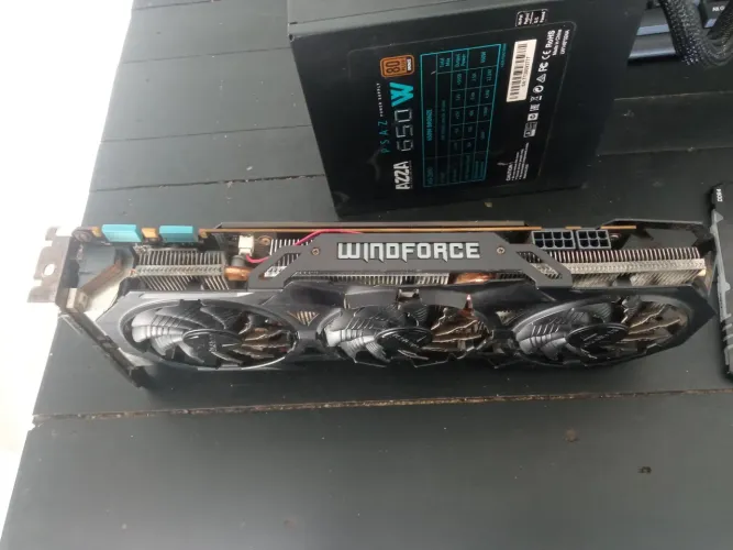 NVidia GTX 970 4gb Windforce 3 fan