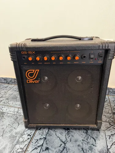 Amplificador Oliver by Roland GS-15x