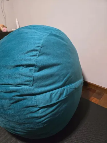 Puff azul com 1 metro de altura