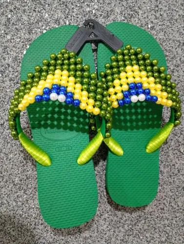 Chinelo bordado bandeira do Brasil 