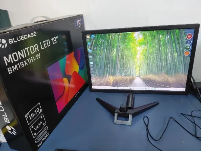 Monitor 19 Saída Hdmi e Vga Completo na Caixa Porem tem uma Linha Finíssima
