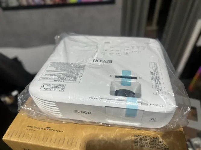 Projetor Epson PowerLite E20 - Alta Qualidade para Apresentações e Eventos!